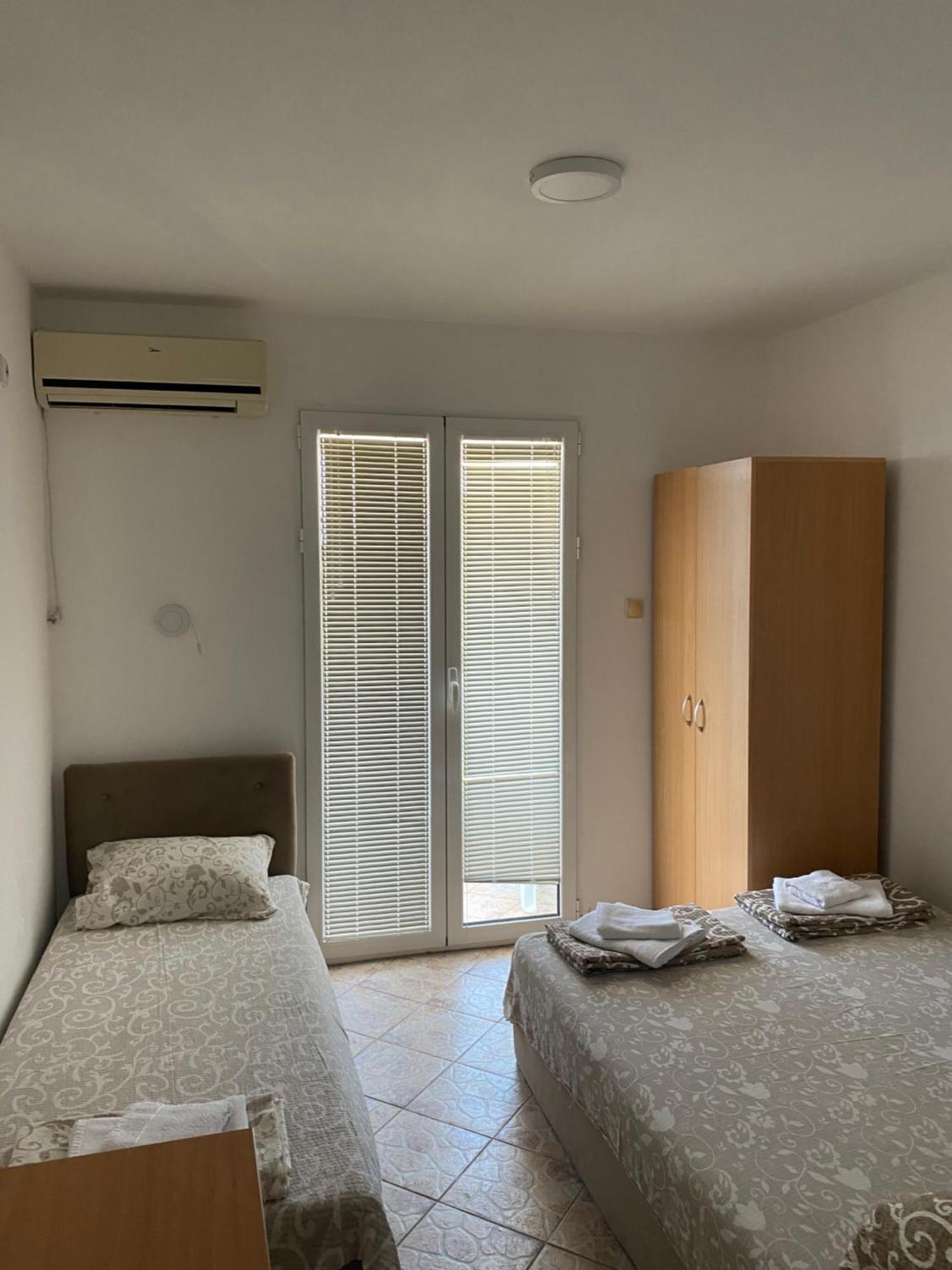 Apartments Mekic Утьеха Экстерьер фото